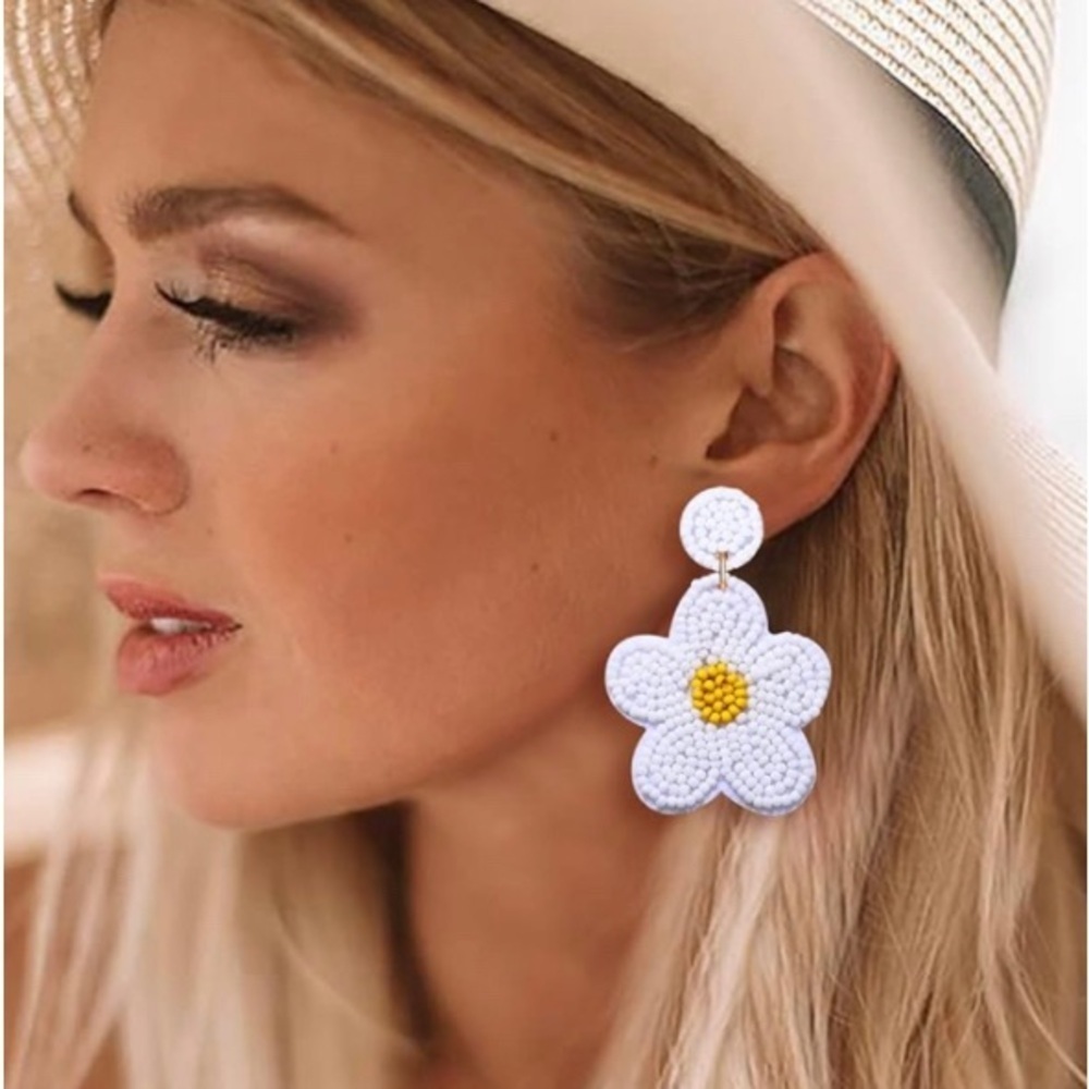 Beautiful Beaded Flower Earrings - Picture 2 of 3